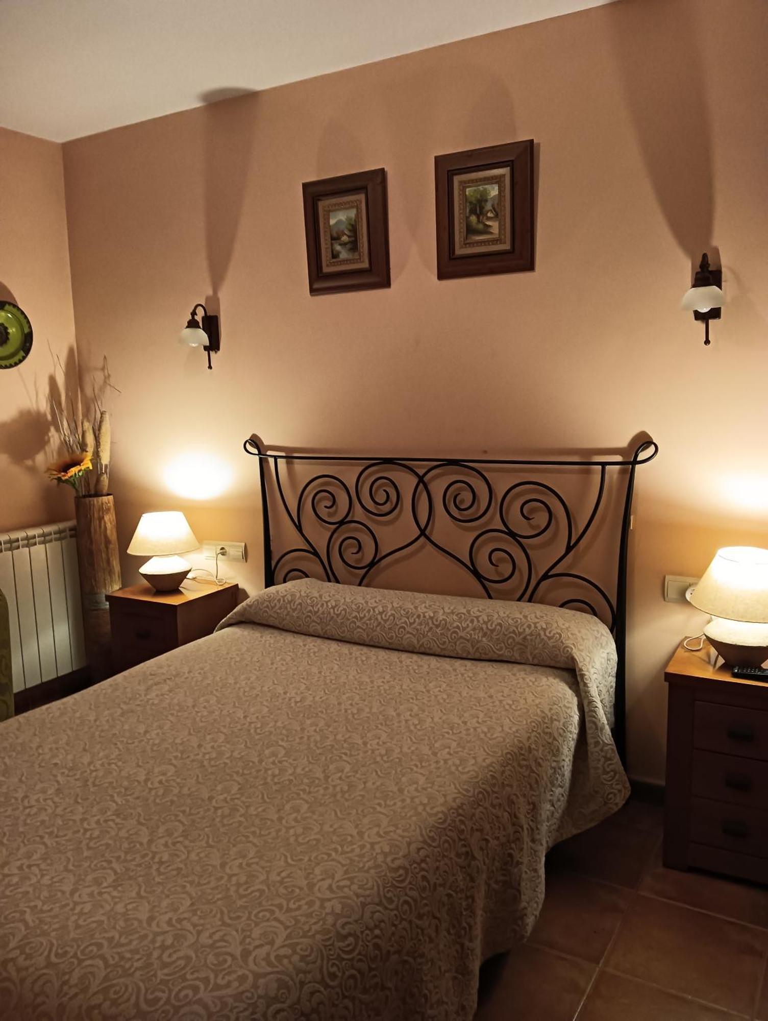 Hostal Sol De La Vega Альбаррасин Экстерьер фото