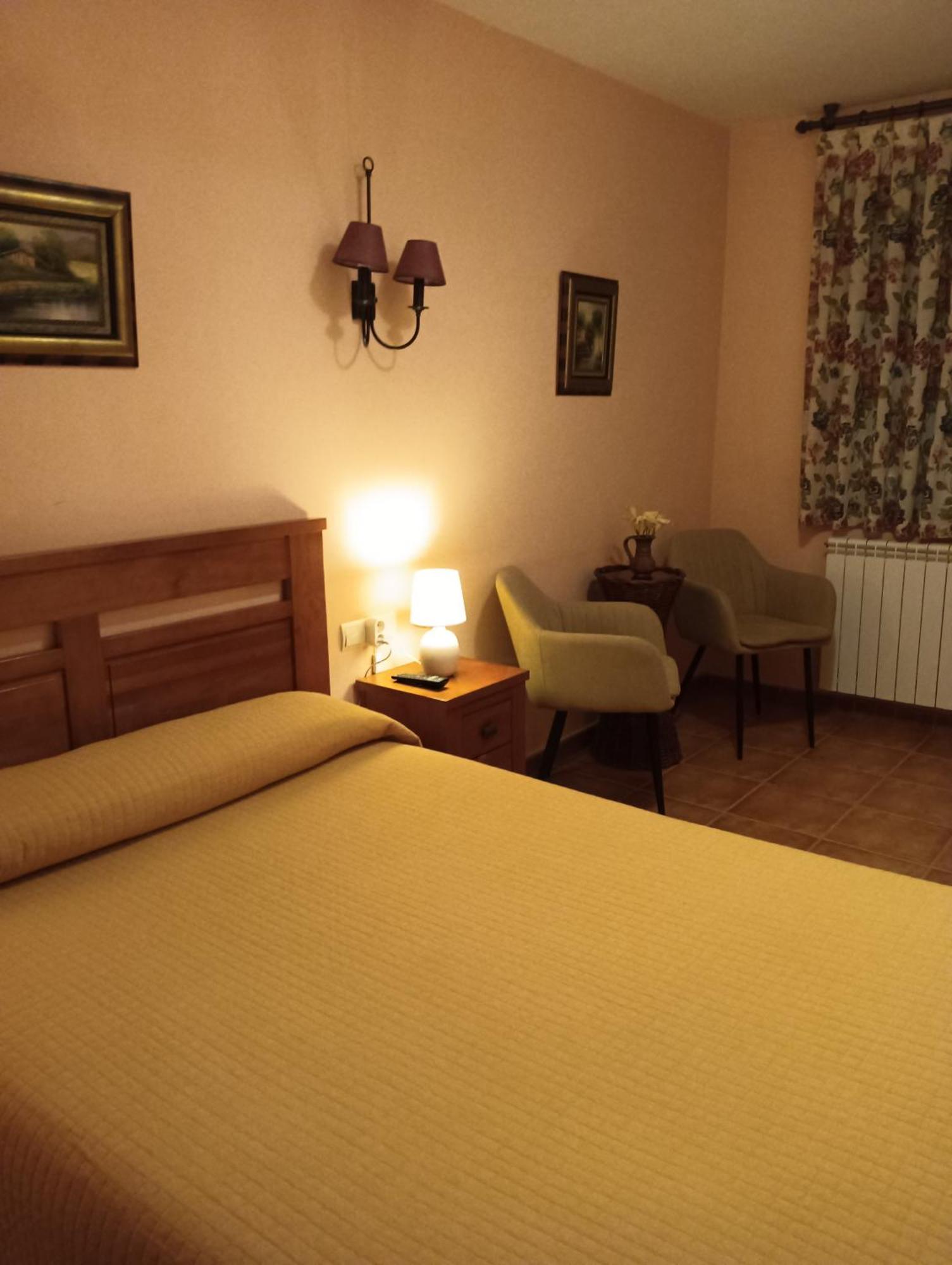Hostal Sol De La Vega Альбаррасин Экстерьер фото